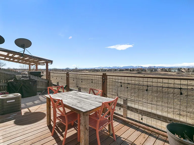 376 Montgomery Dr — Photo 26