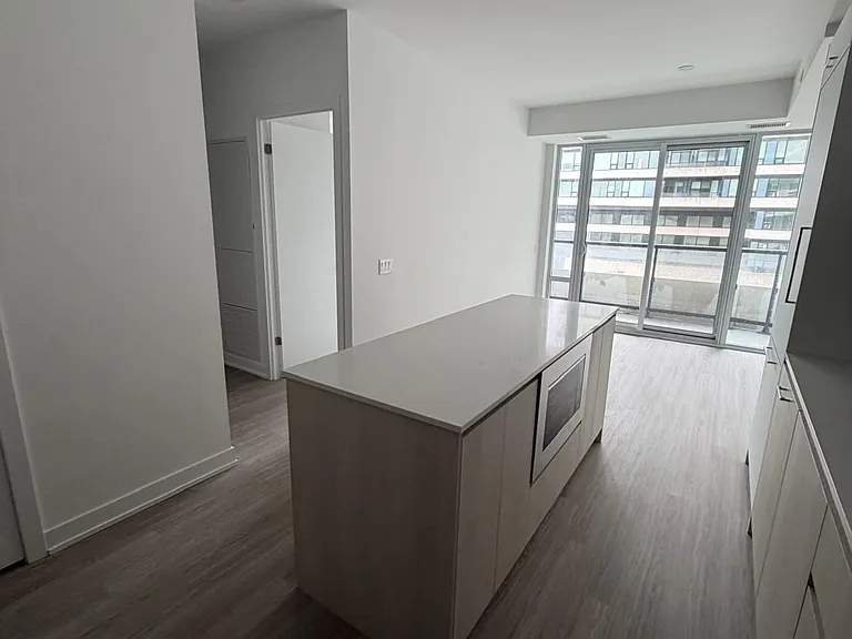 8188 Yonge St #327 — Photo 5
