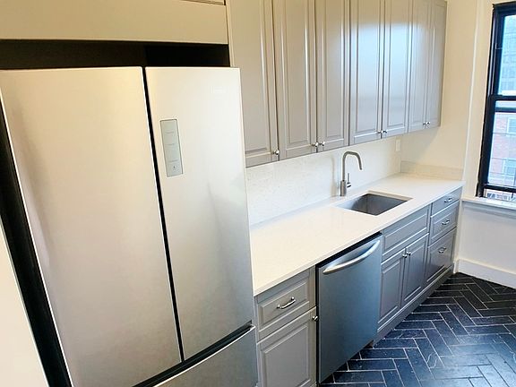 4th image of 21-15 33rd St #4E