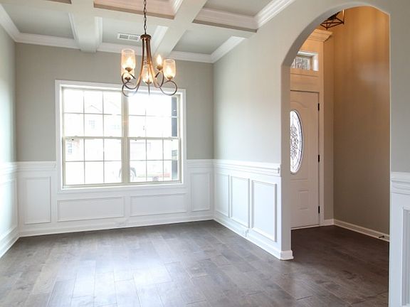 3rd image of 155 Charleston Oaks