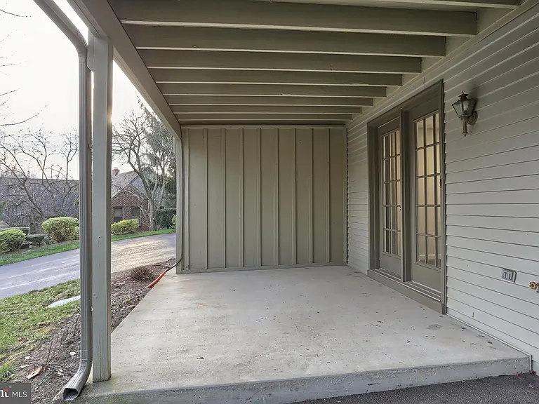 1127 Wicklow Ct — Photo 28