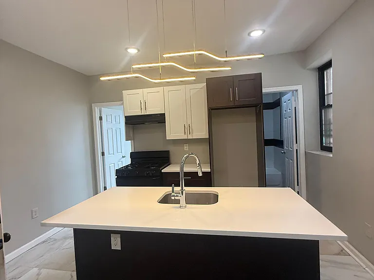 410 N 5th St #102 — Photo 5