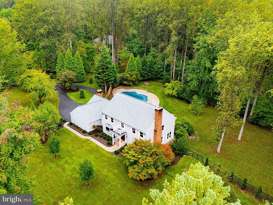 1st image of 14 Chris Eliot Ct