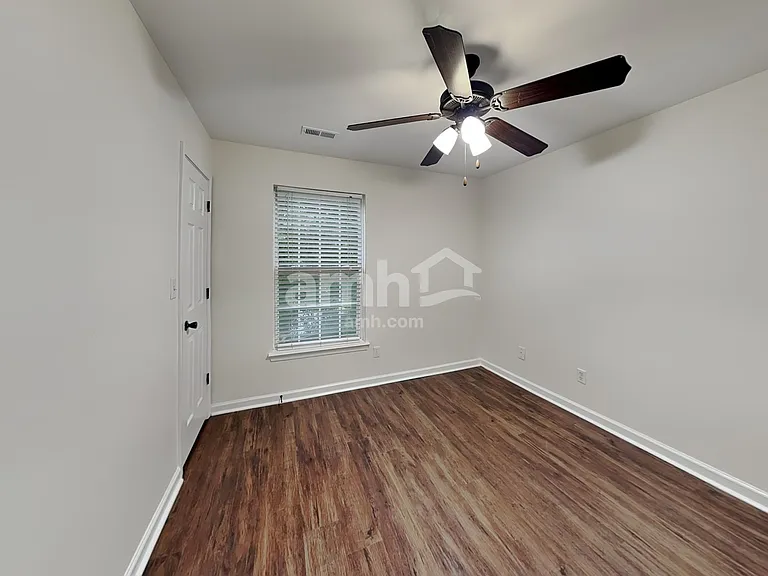 1421 Juniper Hills Ln — Photo 17