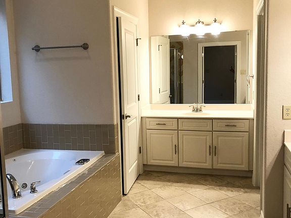 5th image of 2510 Camden Park #2510