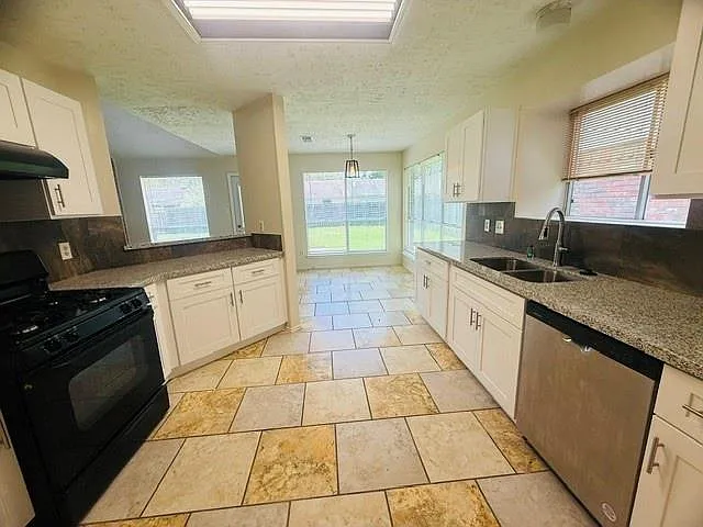 1931 Wildwood Ridge Dr — Photo 8