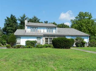 5 Fleetwood Rd, Commack, NY 11725
