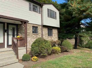254 Village Ct, Kingston, NY