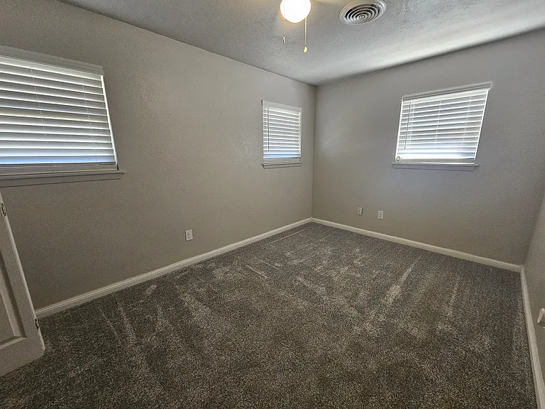 5314 NW Glenn Ave — Photo 10