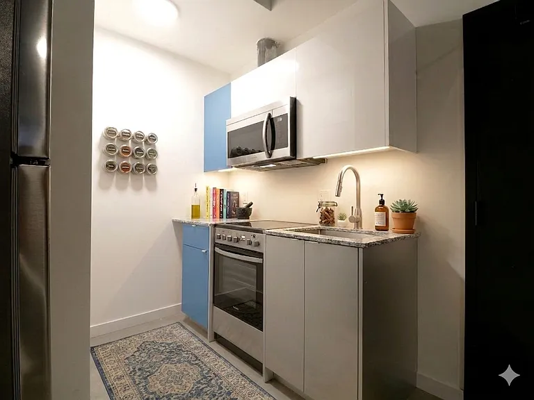 Harvey Hillcrest — Photo 11