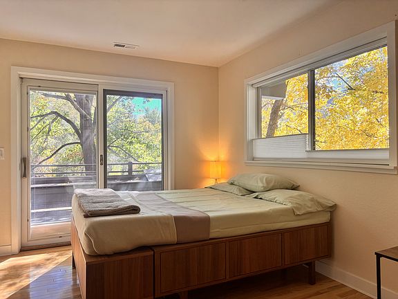Bottom-up/ Top-down blinds allow customization of abundant natural light