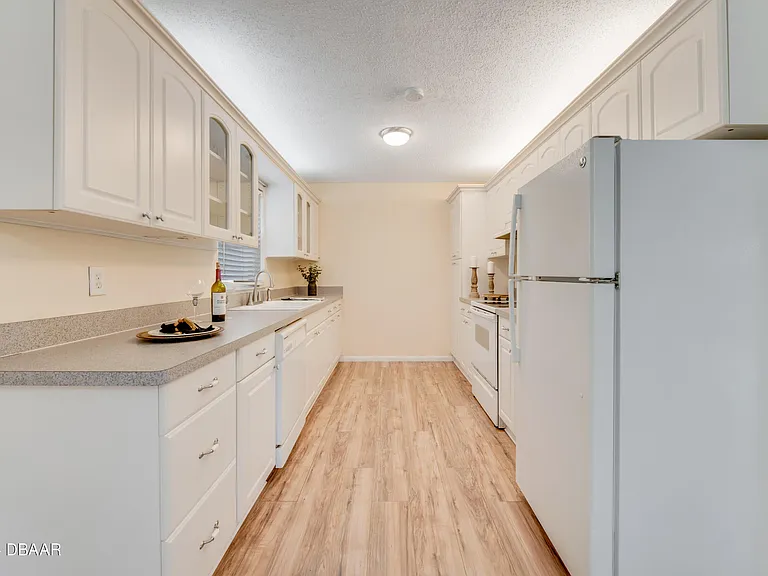 121 Westwood Dr — Photo 9