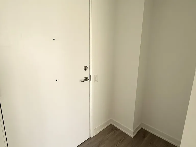 8 Wellesley St E #5910 — Photo 2