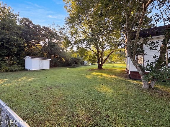 5th image of 141 Meadow View Ln