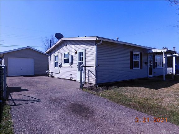 2nd image of 320 Fenwick Dr