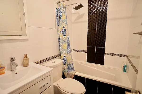 Rented by Highline Residential | media 29