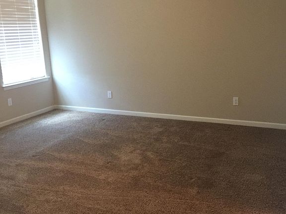 4th image of 2215 Shady Oaks Ln