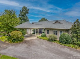 700 Maybank Dr, Saluda, NC 28773