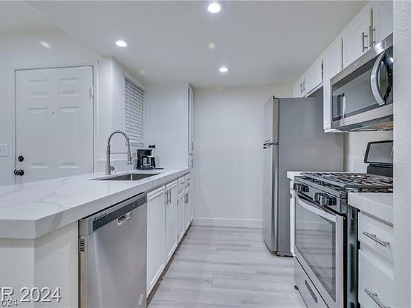 2nd image of 1908 Desert Falls Ct Unit 111