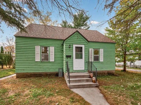 309 7th St, River Falls, WI 54022