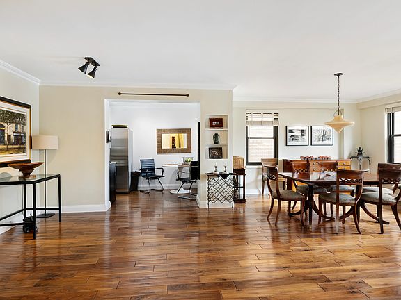 3rd image of 315 E 65th St #7JKL