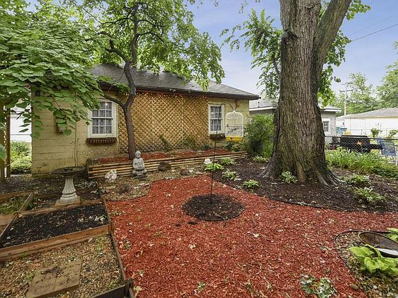 4th image of 708 S Highland Ave