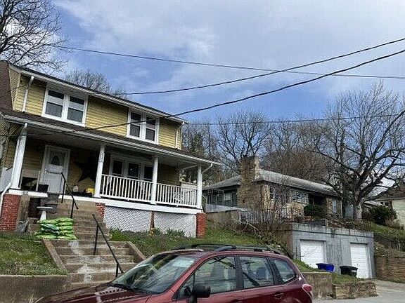 3rd image of 515 W B St