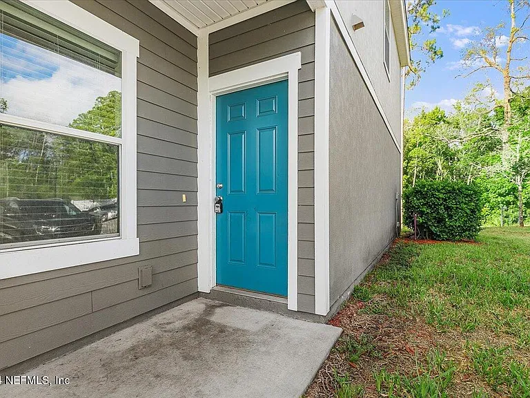780 Servia Dr — Photo 2