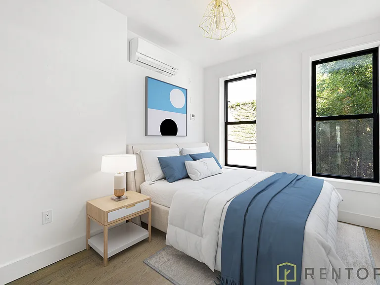 144 N 11th St #3L — Photo 2