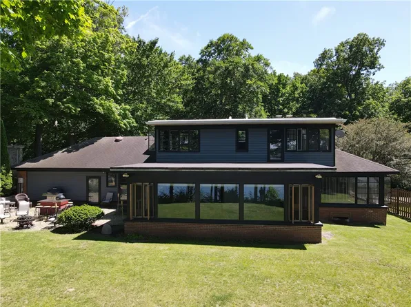 1127 Lakeridge Rd, Danville, IL 61832