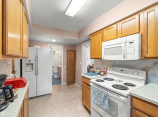6560 Banner St, Taylor, MI 48180