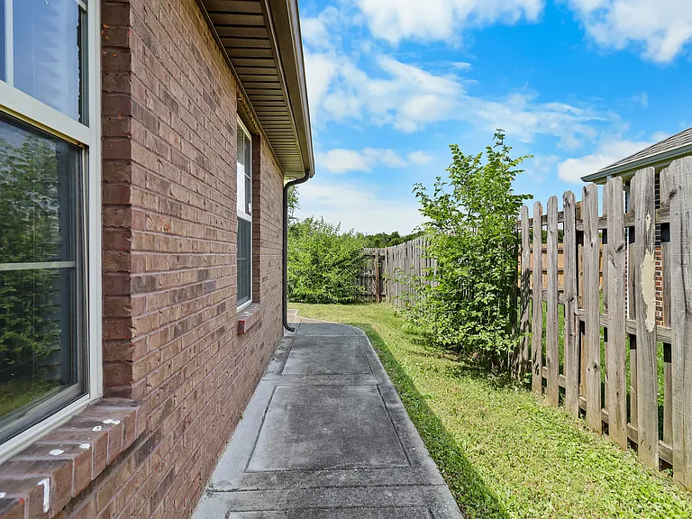 985 Culverson Ct — Photo 27