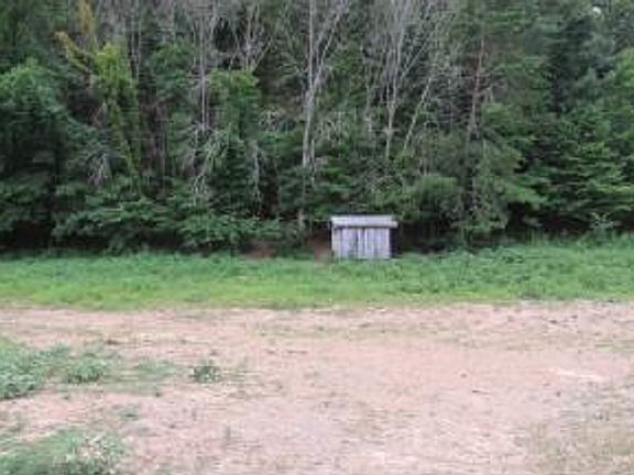4th image of 574 Myers Acres Ln