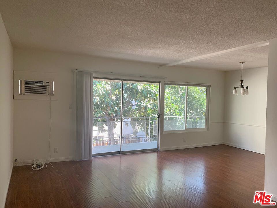 1st image of 832 S Gramercy Pl APT 9