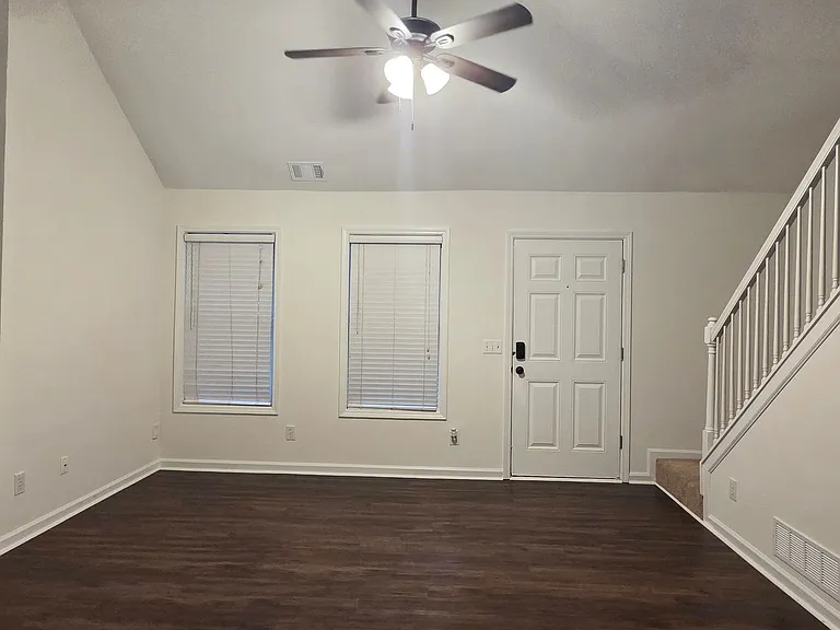 172 Stoneforest Dr — Photo 3