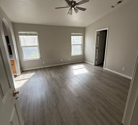 4th image of 2344 Garden Oak Dr
