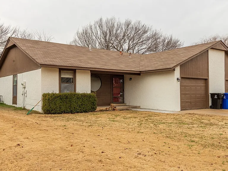 4902 S Gum Ave — Photo 43