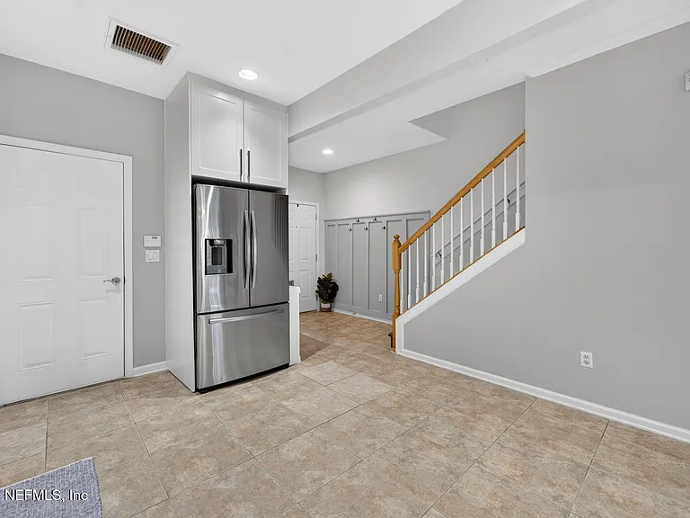 4166 Highwood Dr — Photo 20
