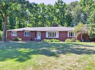 15 York Ln, Colonia, NJ 07067