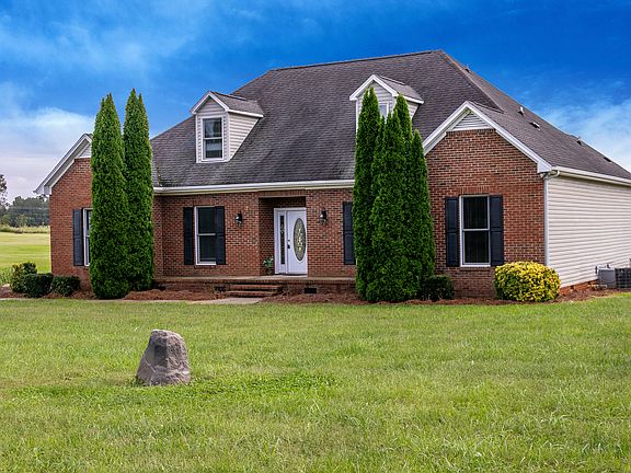 4th image of 2347 Iris Dr