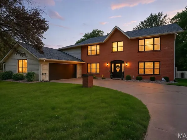 819 Colleen Dr, O Fallon, MO 63366