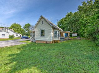 406 Main St NE, Gravette, AR 72736