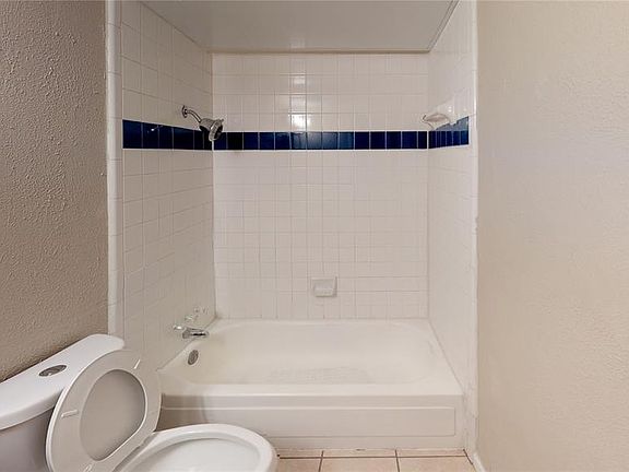 2nd image of 507 Arborview Dr