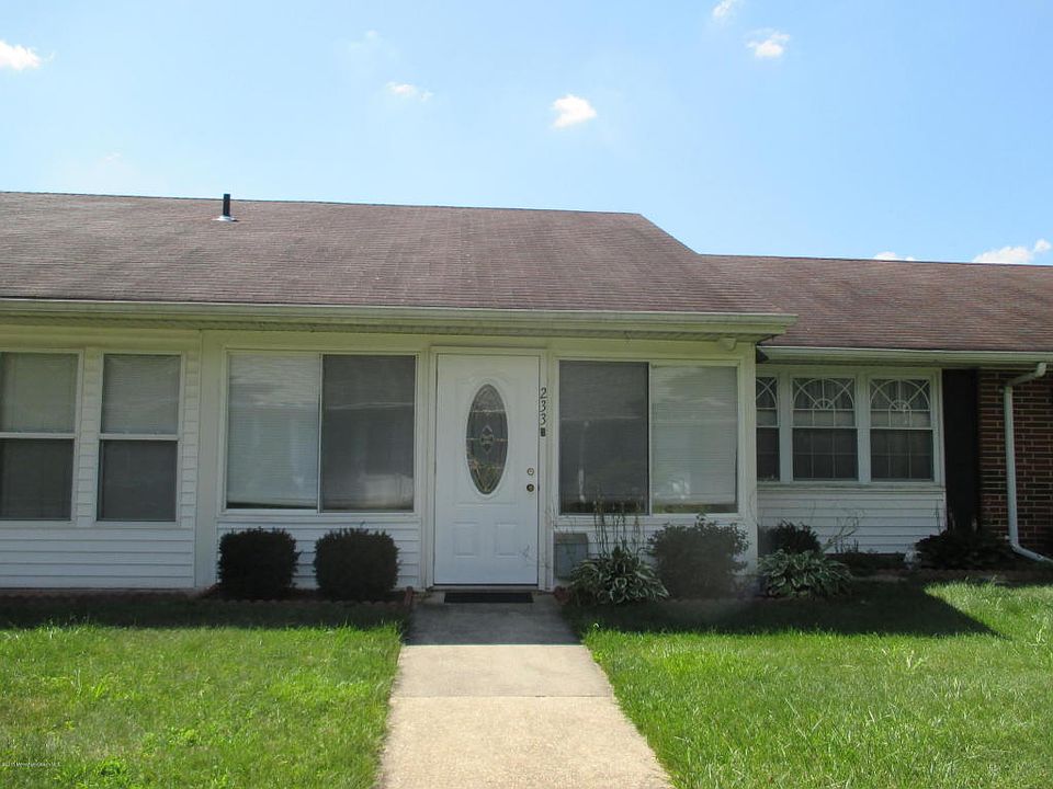 1st image of 233B Buckingham Ct #100B