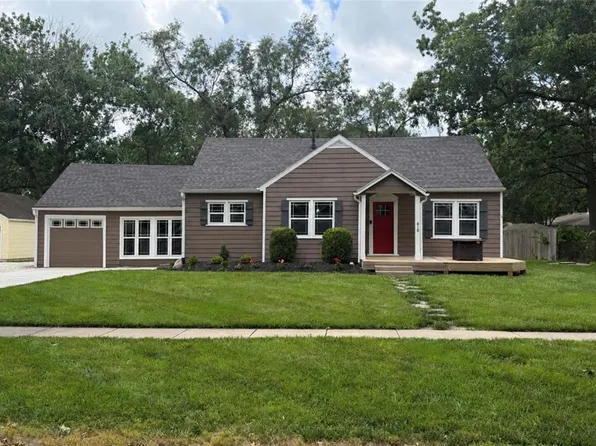 610 Pine St, Wellsville, KS 66092