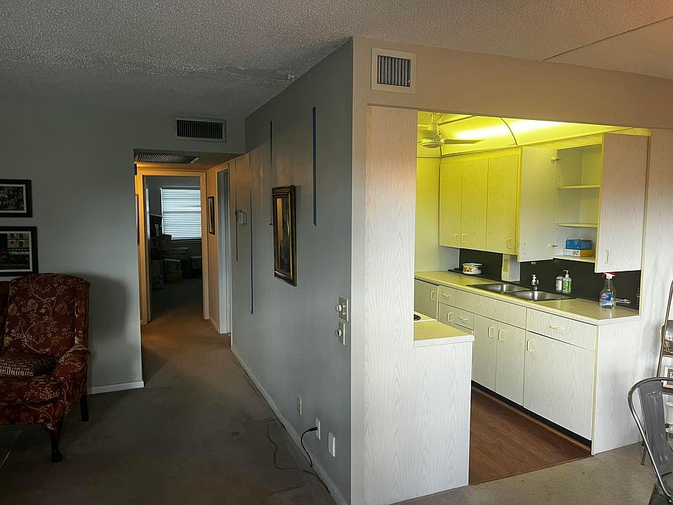 2nd image of 2087 Exeter E