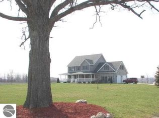 4563 W Fillmore Rd, Ithaca, MI 48847