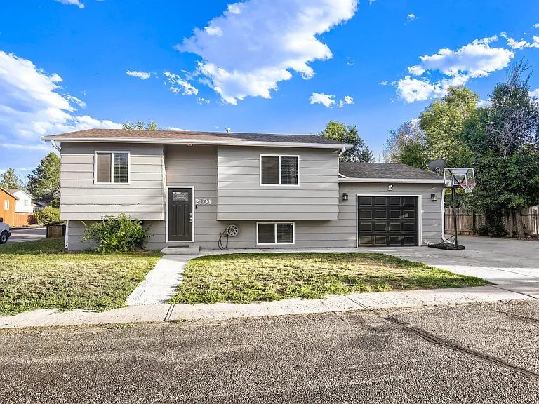 2101 Wedgewood Ct — Photo 12