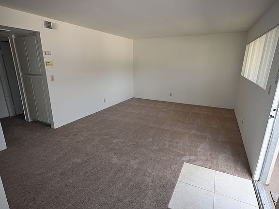 3rd image of 812 S Marengo Ave APT 3