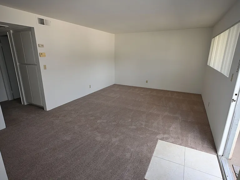 MAR812 — Photo 3